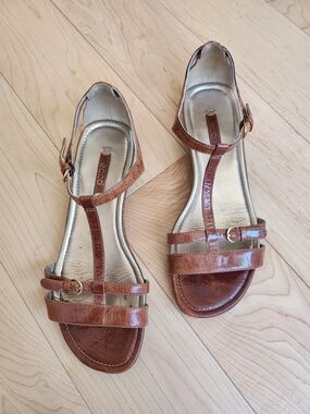 ECCO Brown Leather T-Strap Women's Sandals Size 37